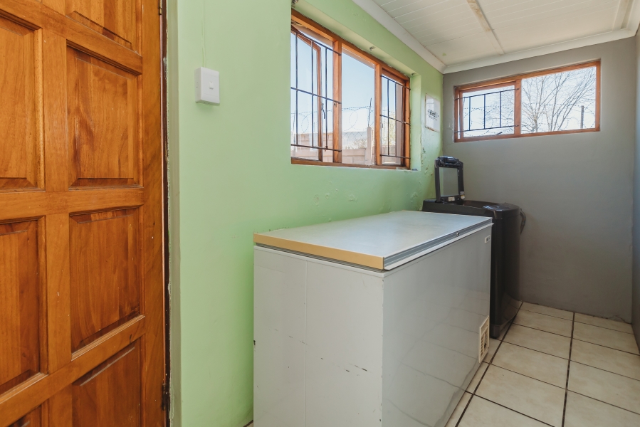 12 Bedroom Property for Sale in Bergsig Western Cape